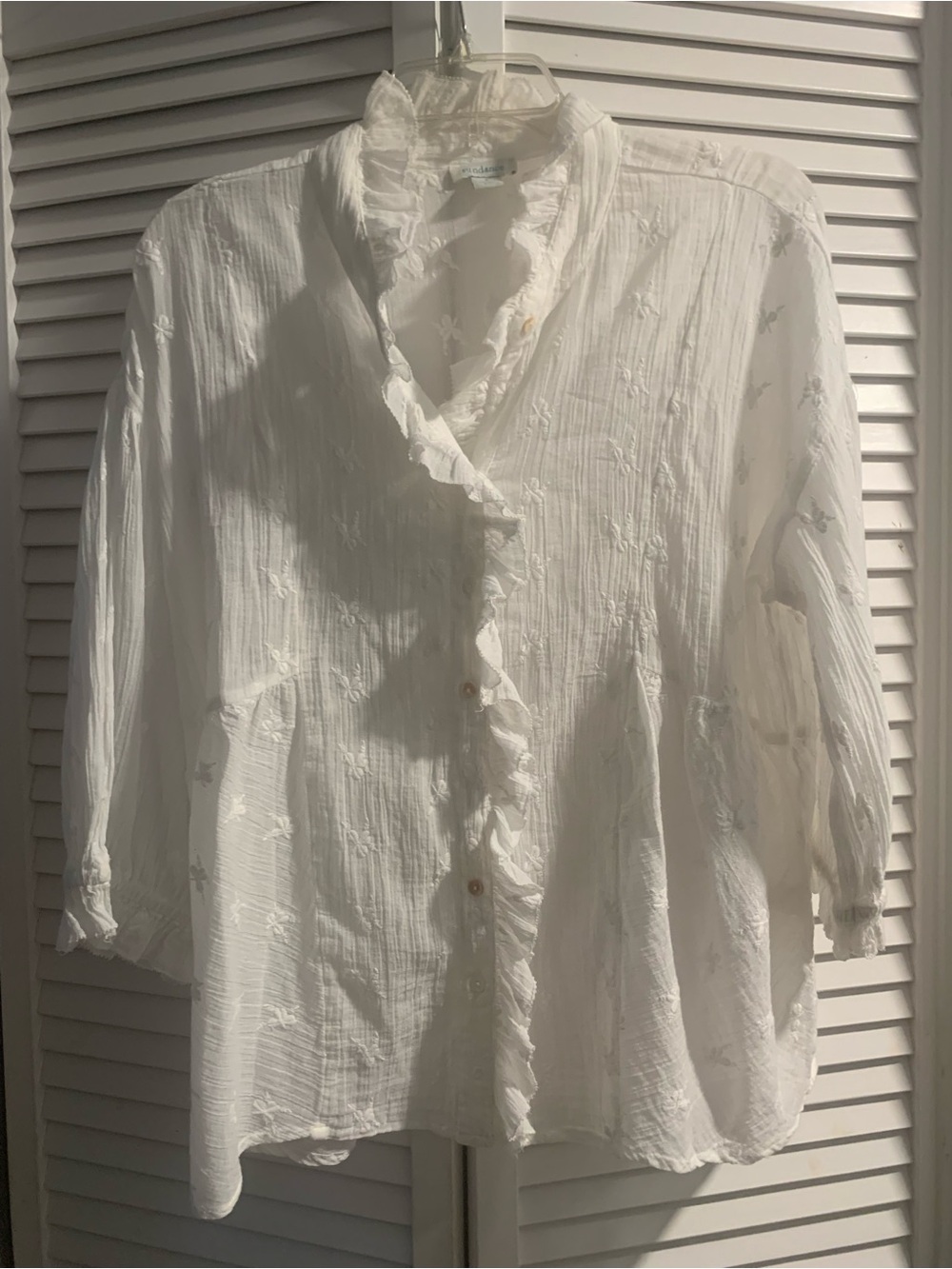 Sundance embroidered white ruffled Button-Up blouse Women’s size Small